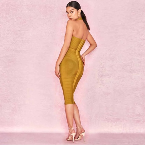 Woman’s Dresses - Picture 7 of 8